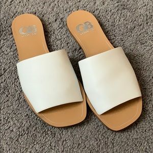 GB White Flat Sandals